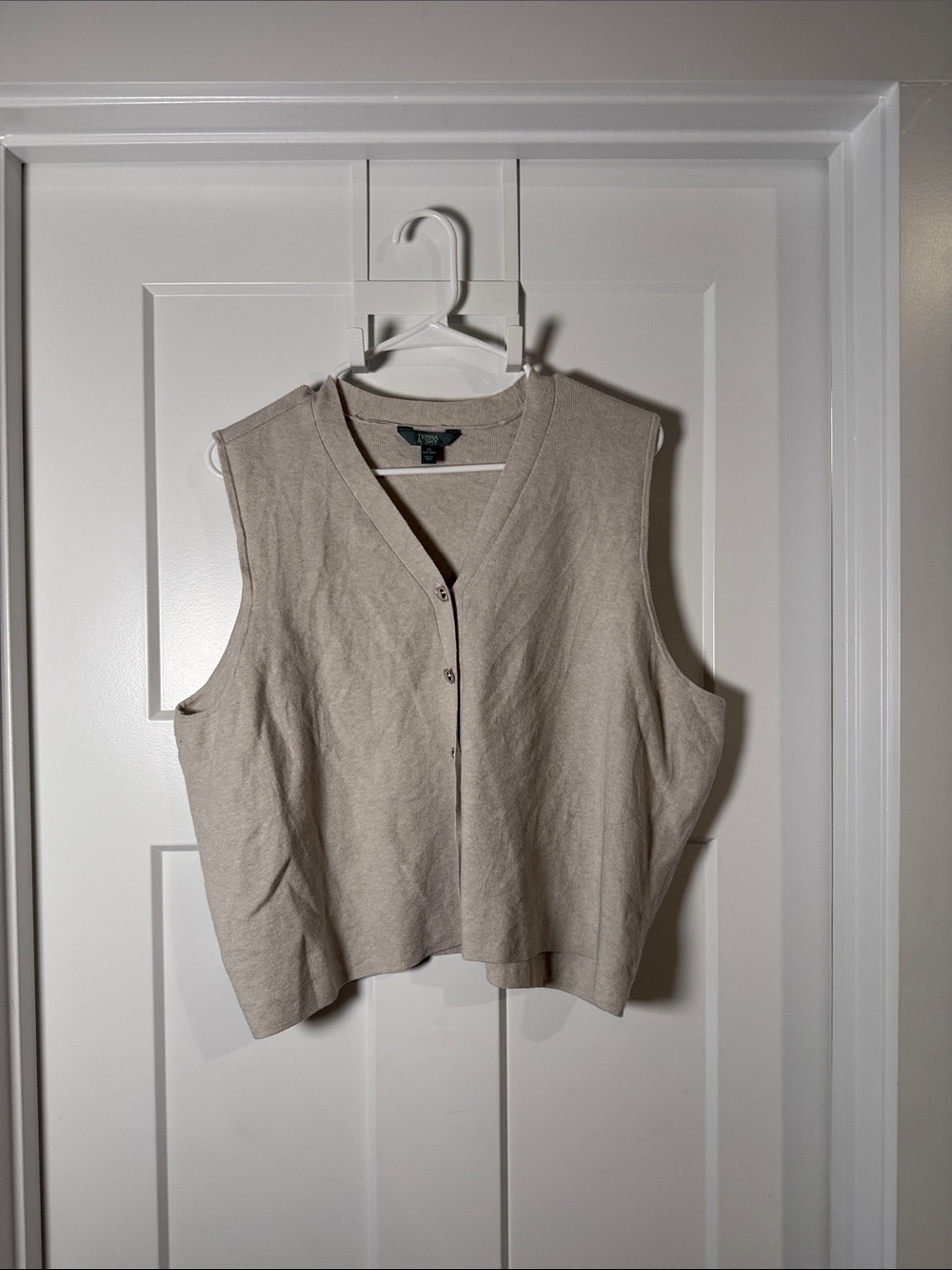 Terra & Sky Beige Sleeveless Button-Front V-Neck Sweater Vest